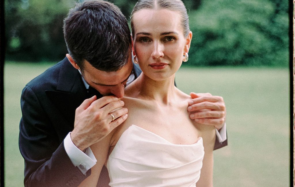 Clara et Constantin à la Bastide de Toursainte, photographiés en argentique